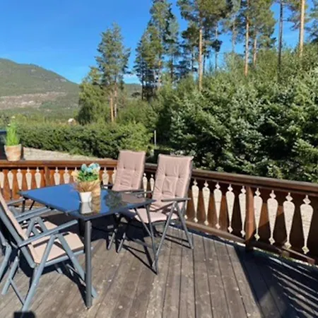 Chalet Laftet I Strandkanten Med Bade Og Fiske Muligheter *