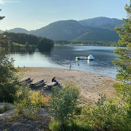 Chalet Laftet I Strandkanten Med Bade Og Fiske Muligheter Vradal