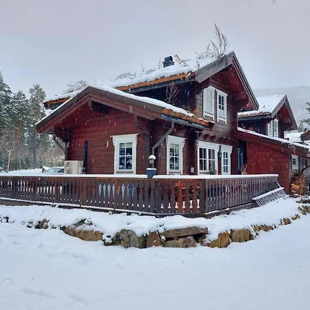 Laftet I Strandkanten Med Bade Og Fiske Muligheter