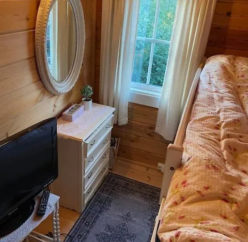 Laftet I Strandkanten Med Bade Og Fiske Muligheter Chalet
