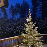 木屋 Laftet I Strandkanten Med Bade Og Fiske Muligheter 弗罗达尔