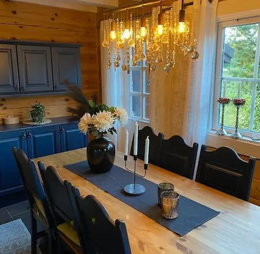 Laftet I Strandkanten Med Bade Og Fiske Muligheter *